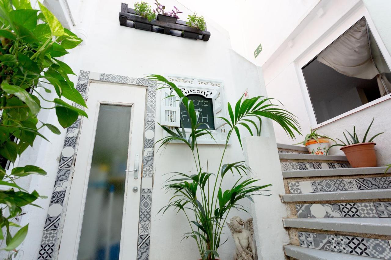 Easy Sants By Bossh! (Adults Only) Vandrehjem Barcelona Eksteriør billede