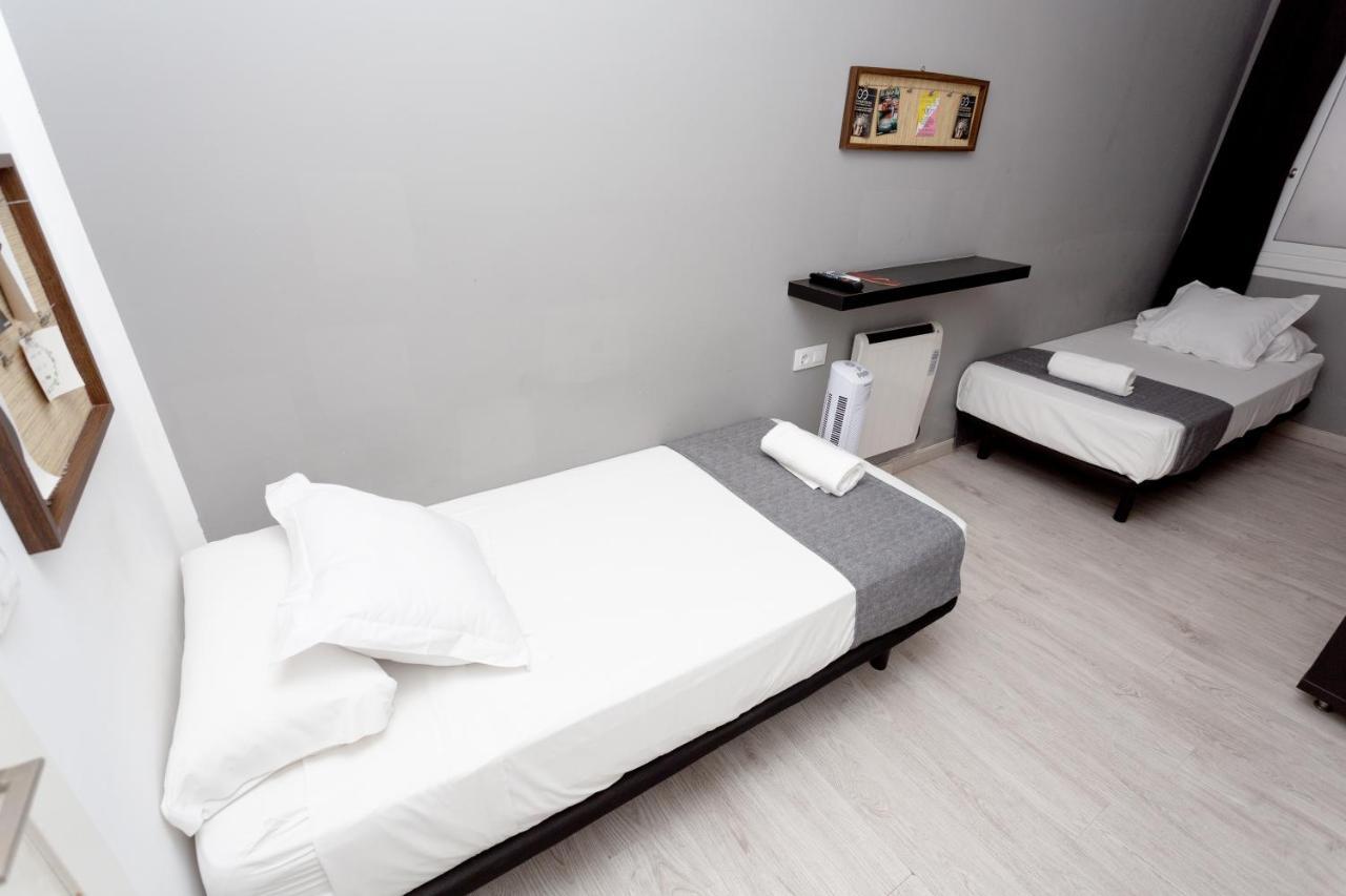 Easy Sants By Bossh! (Adults Only) Vandrehjem Barcelona Eksteriør billede
