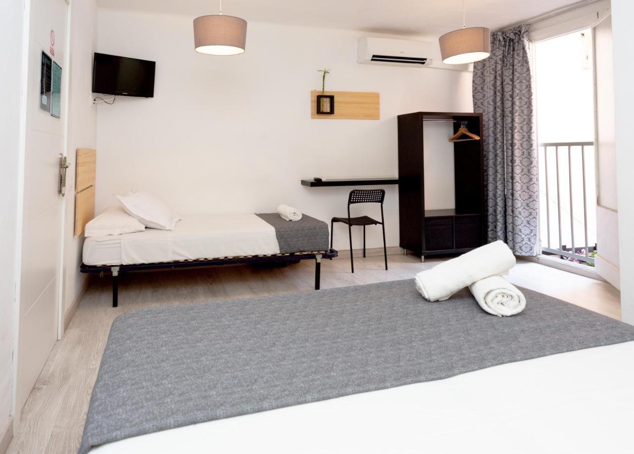Easy Sants By Bossh! (Adults Only) Vandrehjem Barcelona Eksteriør billede