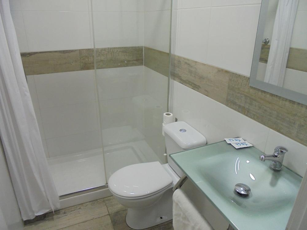 Easy Sants By Bossh! (Adults Only) Vandrehjem Barcelona Eksteriør billede